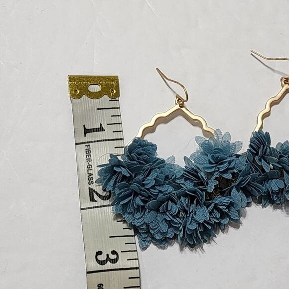 C & C CALIFORNIA GOLD AND BLUE FLORAL‎ DROP EARRINGS NEW - Picture 2 of 3